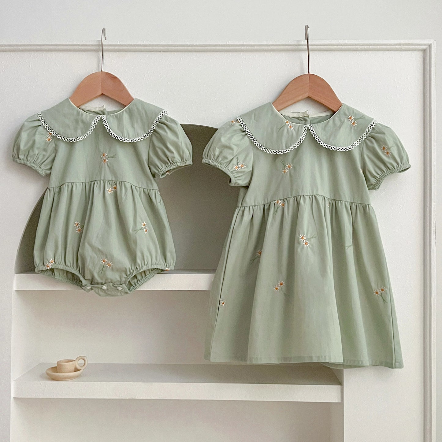 Infant Baby Girls Lace Collar Dress Rompers Sisters Clothes Kids Girls Embroider Flower Princess Dress Family Clothes Rompers