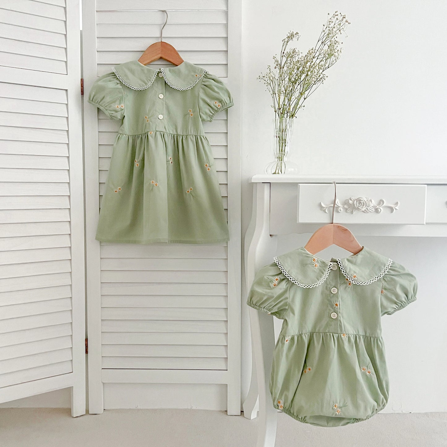 Infant Baby Girls Lace Collar Dress Rompers Sisters Clothes Kids Girls Embroider Flower Princess Dress Family Clothes Rompers