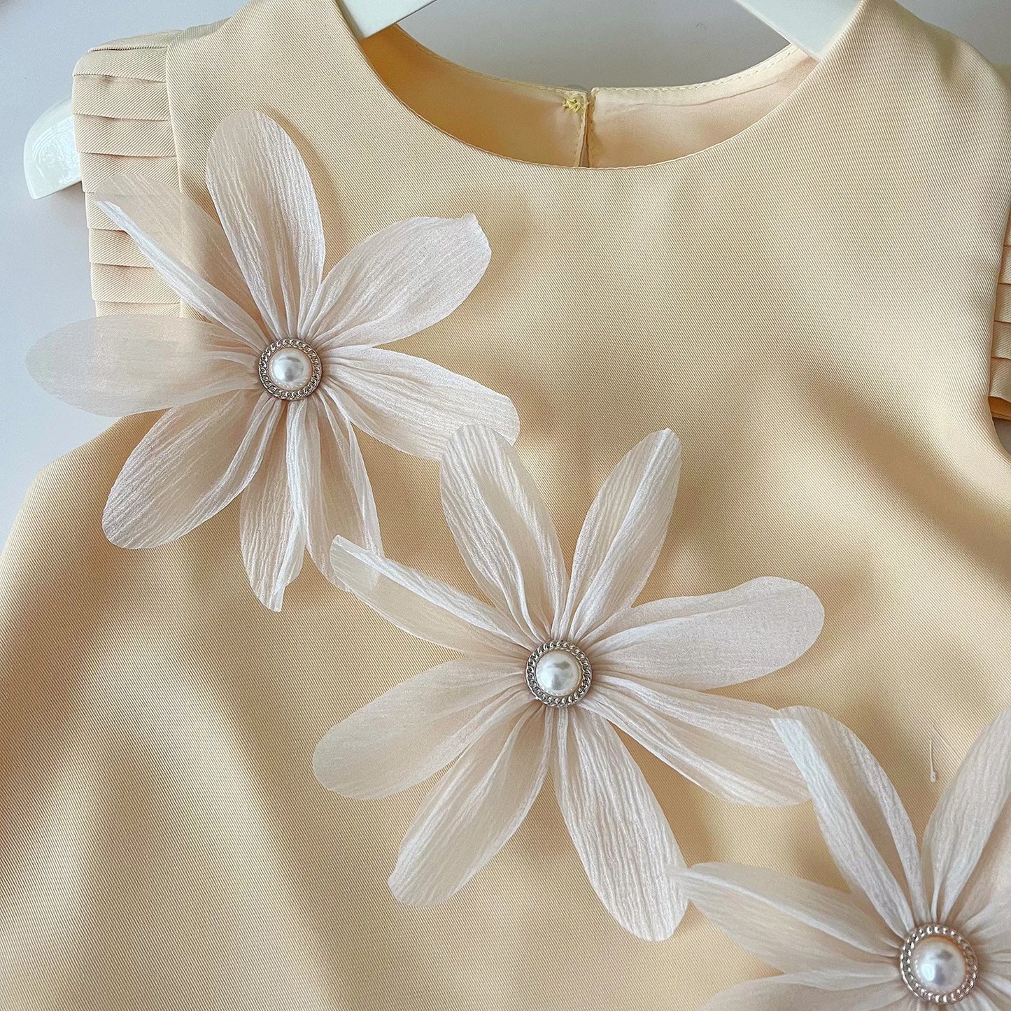 Children's Suit For Girls Summer Cute Three Flowers Short Sleeve Tshirt + Shorts 2 PC Sets Casual Outfit Baby Kids Clothing ﻿ - TiniLoom